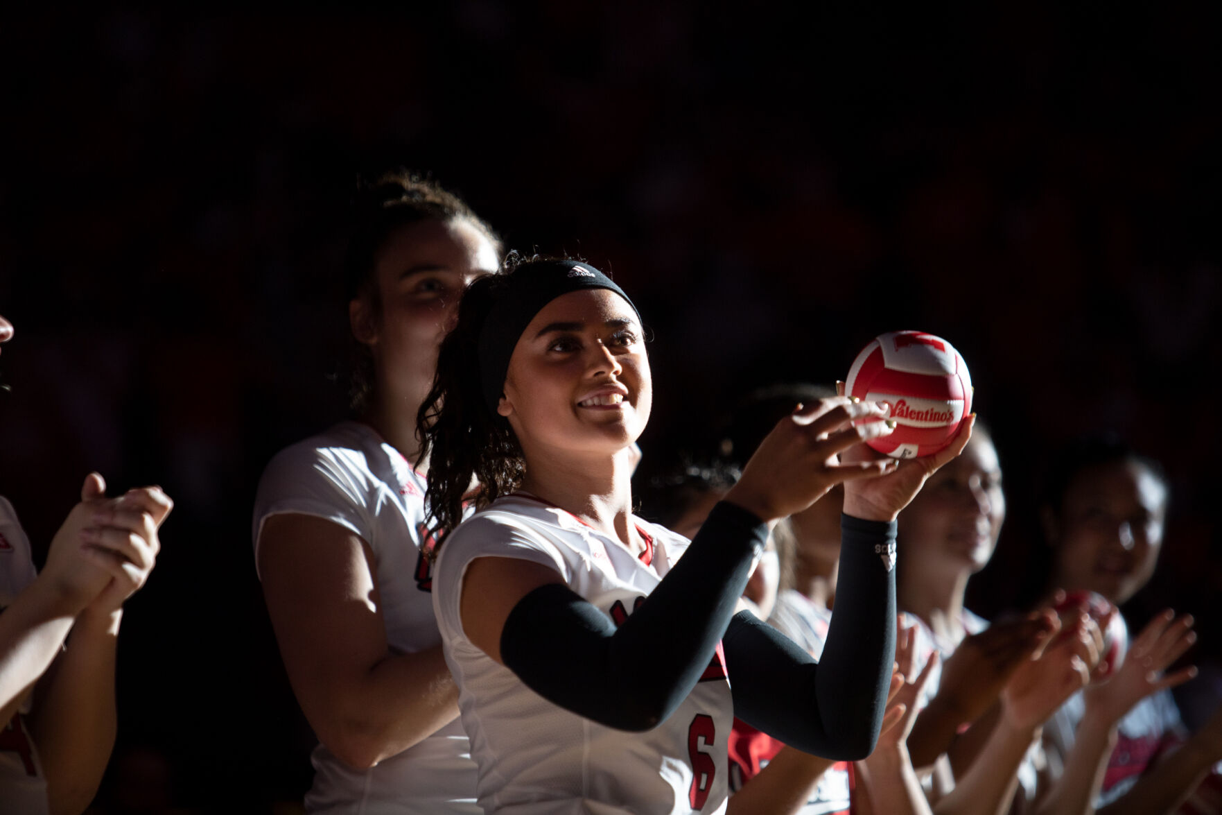 Volleyball vs Louisville Photo No. 1
